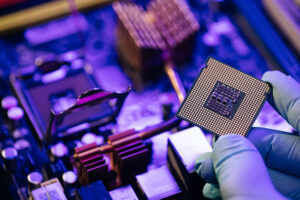 This Semiconductor Stock is a Buy as Equipment Delays Lengthen